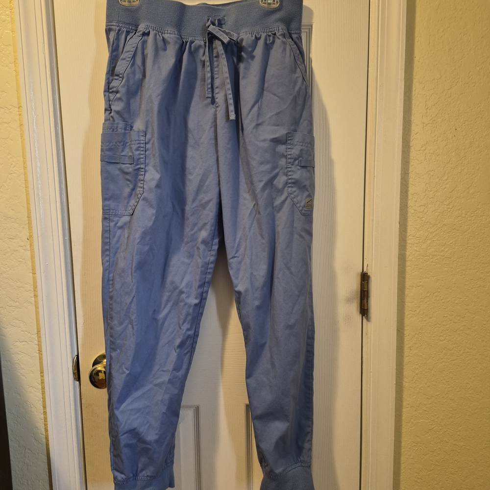 Butter-Soft Stretch Blue Scrub Set - Picture 8 of 10